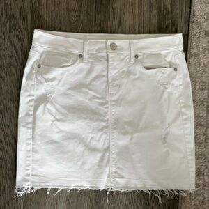 LOFT White Denim Mini Skirt Classic Summer Style Size 28 / 6
